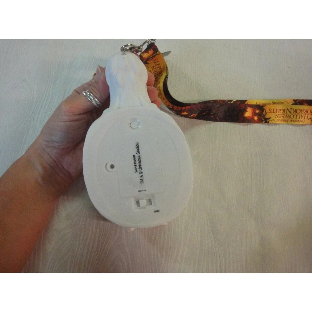 Universal Studios Halloween Horror Nights‎ Lanyard with lightup candle skull NEW